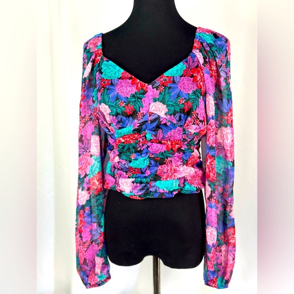 JUNIORS PUFF SLEEVE FLORAL CROP TOP - Picture 3 of 12